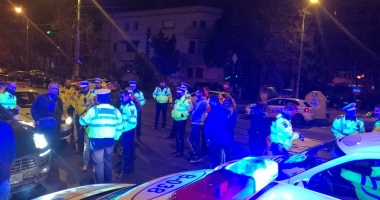 Stire din Eveniment : Șoferul care a lovit un polițist cu mașina, arestat