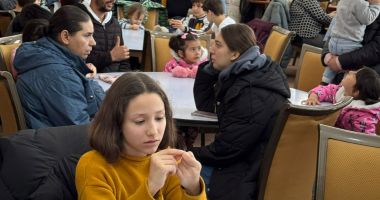 Stire din Cultură-Educație : Lecția cea mai importantă învățată de elevii de la Școala „Gheorghe Țițeica”: ajutarea aproapelui