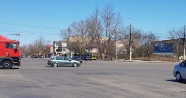 Stire din Eveniment : Ce carantină, ce stare de urgență? Străzi pline de mașini, la Constanța. "Reporniți urgent semafoarele!"