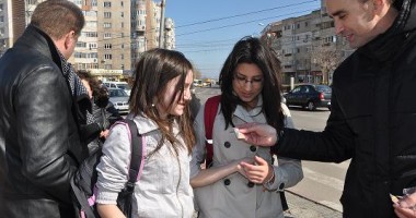 Stire din Politică-Administrație : Mărțișoare personalizate pentru doamnele din Năvodari