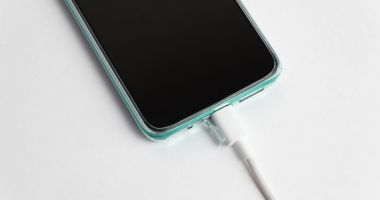 Cum sa încarci telefonul doar o singură data pe zi - 1