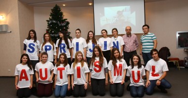 Stire din Sănătate : Spectacol de sărbători la Constanța pentru copiii autiști