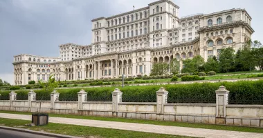 Stire din Politică-Administrație : Ședința coaliției de guvernare a început la Palatul Parlamentului