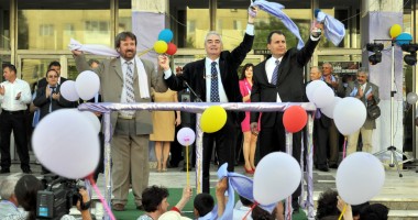 Stire din Politică-Administrație : Dinu Gheorghe îi atacă pe "băieții deștepți" din administrația Mazăre