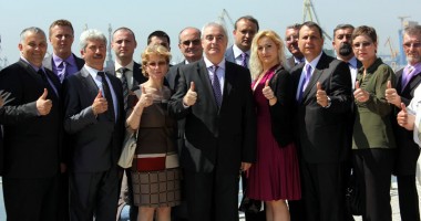 Stire din Politică-Administrație : Partidul Poporului Dan Diaconescu:  10 programe pentru un mandat de nota 10