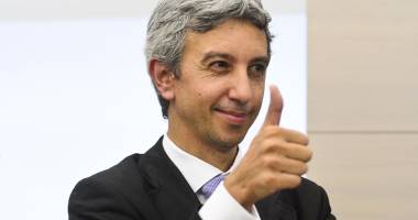 Stire din Politică-Administrație : Dan Diaconescu: "PPDD nu va vota cu Klaus Iohannis"
