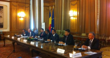 Stire din Politică-Administrație : Senatorul Marian Vasiliev, prezent la Adunarea Rețelei Universităților de la Marea Neagră
