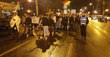 A ȘASEA ZI DE PROTESTE LA CONSTANȚA / Mii de oameni cer plecarea Guvernului Grindeanu / Galerie foto-video - 2