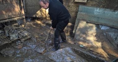 Peste 50 de agenți Zip Escort alături de voluntari au plecat în această dimineață către Galați să ajute la curățarea caselor celor afectați de inundații - 7