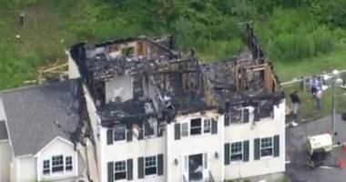 Stire din Actualitate : Avion prăbușit peste o casă! Trei persoane au murit