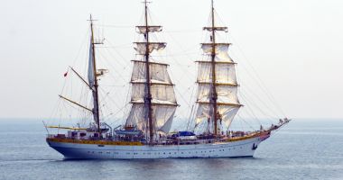 Stire din Cultură-Educație : Practică marinărească la bordul navei-şcoală „Mircea”, pentru elevii Şcolii Militare de Maiştri