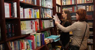 Constănțenii fug de cărți ca dracu de tămâie. Doar sexul se mai vinde… - 5