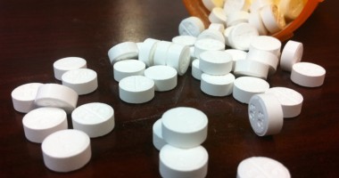 Stire din Eveniment : Precursorii de droguri, în atenția specialiștilor antidrog