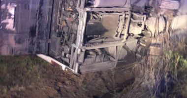 Plan roșu de intervenție! Autocar cu 33 de persoane, rãsturnat în afara carosabilului; șapte victime!