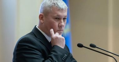 Stire din Politică-Administrație : Ilie Bolojan l-a desemnat pe Cătălin Predoiu premier interimar