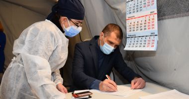 Prefectul Constanţei, Silviu Coşa, vaccinat împotriva COVID-19