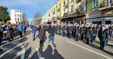 GALERIE FOTO Peste 1000 de constănțeni prezenți la parada militară de Ziua României - 7