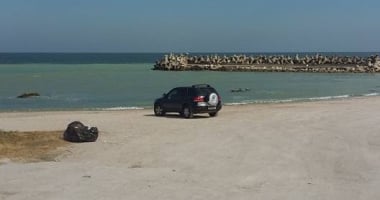 ESTE MAȘINA PREFECTULUI DE GORJ. Poliția s-a autosesizat. Șoferul, AMENDA MAXIMĂ - 2