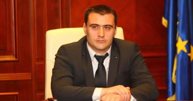 Stire din Politică-Administrație : Prefectul Radu Volcinschi a fost demis. Cine ar putea să-i ia locul