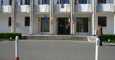Stire din Politică-Administrație : Prefectura Constanţa a început instruirea celor ce vor lucra în secțiile de votare la alegerile prezidențiale și parlamentare