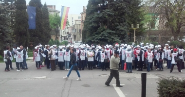 Prefectul Adrian Nicolaescu, la discuții cu protestatarii de la "Sanitas" - 3
