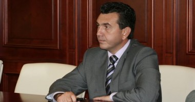 Stire din Politică-Administrație : De ce i-a făcut plângere penală prefectul Palaz primarului de la Tuzla