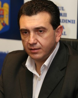 Stire din Politică-Administrație : Palaz le-a vorbit copiilor de la Cahul despre Prefectură, familie și colecția sa de arme