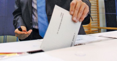 Stire din Politică-Administrație : Pregătiri pentru alegerile prezidențiale. Cine face parte din BEC