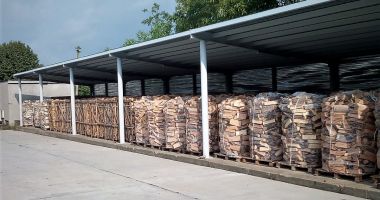 Stire din Social : Pregătiri pentru sezonul rece. "Aprovizionați-vă din timp cu lemne pentru foc!"