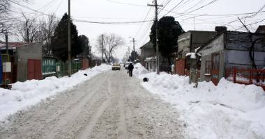 Stire din Social : Pregătiri pentru viscol. Autoritățile locale, mobilizate să treacă cu bine peste vremea urâtă