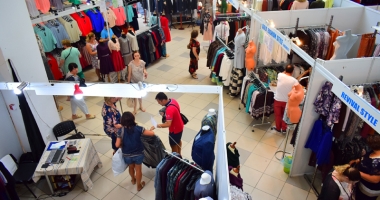 Stire din Economie : Pregătiți-vă  de cumpărături!  Se deschide  Târgul TINIMTEX