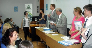 Stire din Cultură-Educație : Premianții concursului "Tomis" au fost răsplătiți și financiar