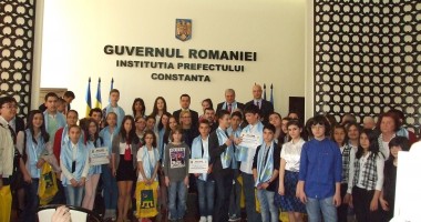 Stire din Cultură-Educație : "Premiem valoarea, recunoaștem excelența!"