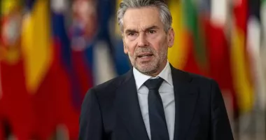 Stire din Actualitate : Premierul olandez, în vizită oficială în România. Unde va merge Dick Schoof, alături de Ilie Bolojan