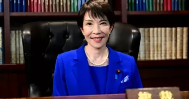 Stire din Actualitate : Bursa japoneză atinge un nivel record după victoria "doamnei de fier" Sanae Takaichi