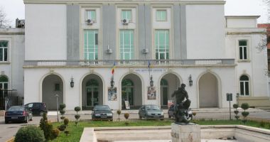 Stire din Cultură-Educație : Premiera de la „Prinţ şi Cerşetor” a fost anulată