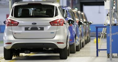 Stire din Economie : Premieră istorică! Primele mașini electrice 'Made in România' pleacă pe piața europeană