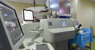 Premieră în oftalmologia constănțeană: Operatie de cataractă cu Laser - 2