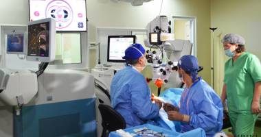 Premieră în oftalmologia constănțeană: Operatie de cataractă cu Laser - 3