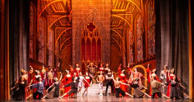 Stire din Cultură-Educație : „Prinţ şi cerşetor”, în premieră pe scena Teatrului „Oleg Danovski”
