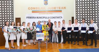 Stire din Cultură-Educație : Premiul I pentru constănțenii prezenți la cel mai mare festival de folclor din Europa