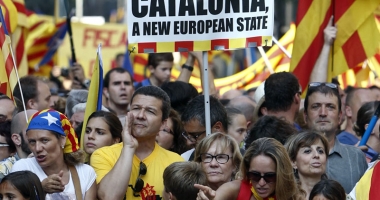Stire din Actualitate : Premierul spaniol, mesaj pentru catalani: "Referendumul nu va avea loc"