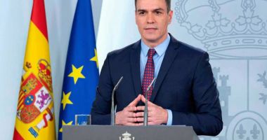 Stire din Actualitate : Premierul spaniol Pedro Sanchez cere punerea în comun a datoriilor în UE