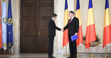 Stire din Politică-Administrație : Premierul e convocat, azi, la Cotroceni