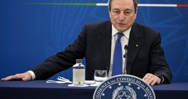 Stire din Actualitate : Premierul Italiei ia în calcul vaccinarea obligatorie a populaţiei