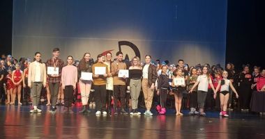 Stire din Social : Elevii de la "Regina Maria", premiați la două competiții internaționale