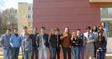 Stire din Cultură-Educație : Liceul Internațional de Informatică le-a luat premiile americanilor