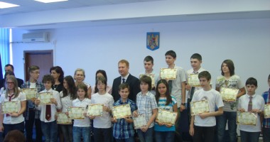 Stire din Cultură-Educație : Câștigătorii Concursului "Tomis", răsplătiți cu premii în bani