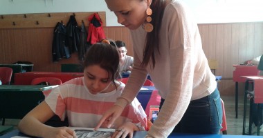 Stire din Cultură-Educație : Premiul special pentru eleva Maria Hodor