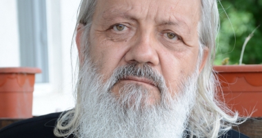 Stire din Cultură-Educație : Un preot de la Arhiepiscopia Tomisului a trecut la cele sfinte. Unde va avea loc înmormântarea